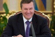 Янукович розсміявся, розповідаючи, як «Беркут» дубасив студентів