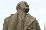У райцентрі на Волині зняли пам'ятник Леніну і везуть у невідомому напрямку