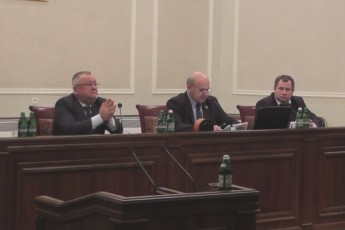 Хто з депутатів не з`явився на позачергову сесію обласної ради. СПИСОК