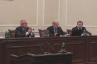 Хто з депутатів не з`явився на позачергову сесію обласної ради. СПИСОК