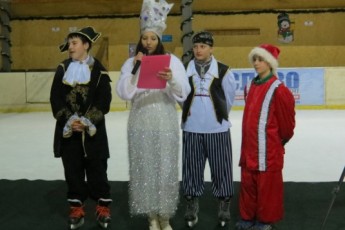 Луцькі благодійники привітали дітей з початком новорічних свят та вручили їм солодкі подарунки