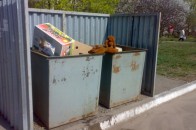 Нелюд на очах у друзів вбив людину та викинув тіло на смітник