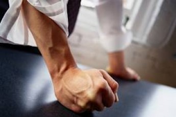 Депутат проломив череп активісту за гасла проти Януковича