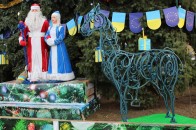 На Театральному майдані Луцька встановили синього коня