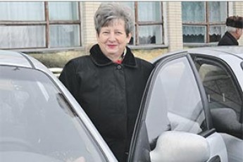Волинській сільській медичці подарували автомобіль