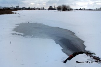 Волинський рибалка провалився під кригу за 170 метрів від берега