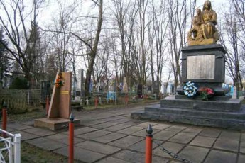На Волині вандали пограбували кладовище