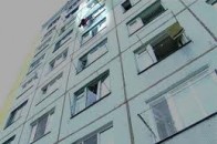 Дівчину, що випала з 9-го поверху, врятували мотузки для білизни
