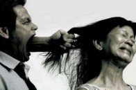 У Луцьку хуліган побив жінок просто серед вулиці