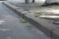 На хуторах кращі дороги, аніж міські тротуари Луцька?