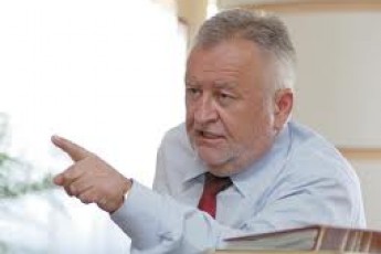 Волинський губернатор вважає «дитячим лепетом» колядки біля його будинку