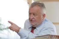 Волинський губернатор вважає «дитячим лепетом» колядки біля його будинку