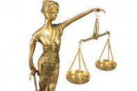 За вбивство та каліцтво двох молодих людей винуватця ДТП відпустили