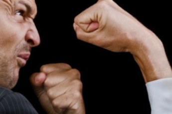 Волинянин відгамселив чоловіка, бо той не поступився дорогою