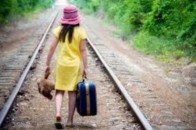 Через  батька семилітня дівчинка втекла з дому