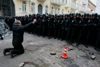 Відбулася сутичка між рівненськими селянами та волинським «Беркутом»