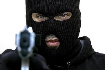 Поки волинянин ходив «по справах», у його авто похазяйнували грабіжники