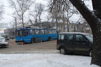 Тролейбус протягнув хлопчика: дитина опинилася під колесами