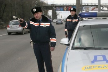 В Луцьку ДАІ почала вилучати права в активістів Автомайдану