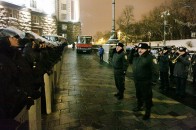 Вночі під кабміном військовослужбовців нагородили за «зразкове виконання службово-бойових завдань»