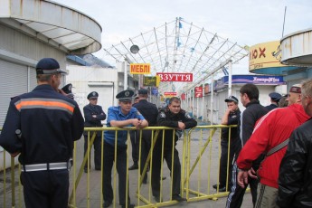 Луцькі депутати дозволили підприємцям узаконити «незаконні» кіоски на скандальній ділянці