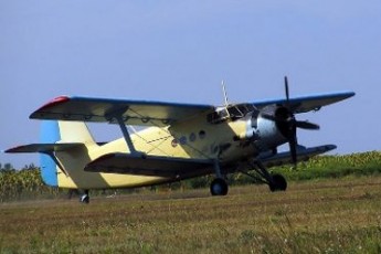 Як пенсіонери на списаному літаку літали над Волинню