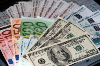 На валютному ринку ажіотаж: долар зріс до 9 гривень