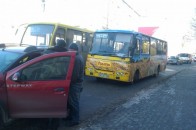 ДТП в Луцьку: маршрутка наїхала на легковик