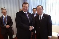 Янукович розповів генсеку ООН, як посіяв мир в Україні, - ЗМІ