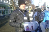 Лучани допомагають хворому львів'янину