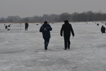 На Волині рятувальники провели понад 30 рейдів місцями зимової риболовлі