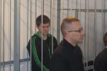 Просто в залі суду люди побили адвоката
