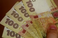 Волинь пасе задніх по заробітній платі