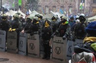 Жеківці спробували розібрати барикаду Майдану.ФОТО