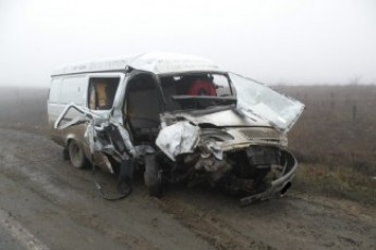 Смертельна ДТП: мікроавтобус врізався у вантажівку