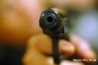 У луцькому магазині озброєний грабіжник вимагав купити йому цигарки