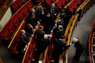Регіонали відкидають Конституцію-2004 і хочуть формувати свій уряд