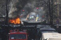 Активісти взяли в полон поранених силовиків