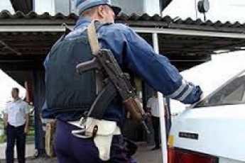 ДАІ-шників зібрали в групи і озброїли автоматами