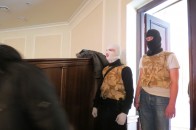 «Правий сектор» прийшов на сесію допомогти депутатам міняти владу