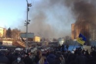 «Беркутівці» спалюють загиблих «екстремістів»