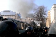 Перед підписанням Угоди на Банковій перекрито рух та чути постріли