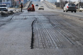 У Луцьку підприємці ремонтуватимуть дороги біля своїх магазинів?