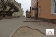 Хто відновить бруківку біля волинської міліції?