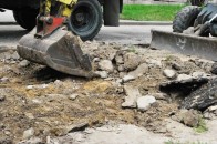 Лучани просять відремонтувати дворові території в районі ДПЗ