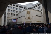 Протестувальники в Криму захопили перший поверх Верховної Ради