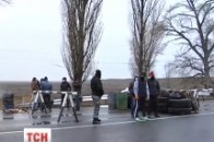 Блокпости в Криму: озброєні бойовики з російськими прапорами