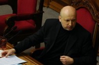 Турчинов ввів в дію рішення РНБО про повну бойову готовність армі