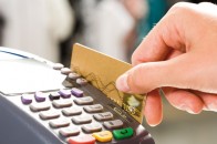 ПриватБанк ввів тимчасове обмеження на безготівковий розрахунок
