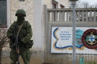 У Новоозерному, Перевальному і Феодосії військові РФ блокують військові частини